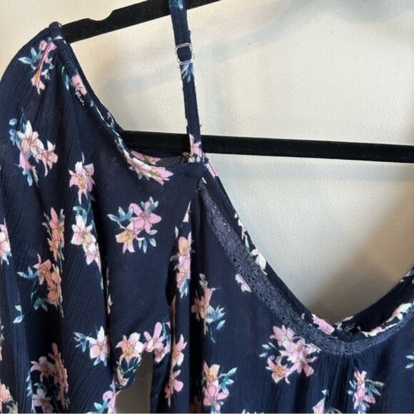 Floral Off Shoulder V Neck Top - Picture 2 of 11